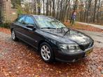 Volvo S60 2.4 140PK AUT 2004 Zwart, Auto's, 74 €/maand, Beige, S60, Zwart