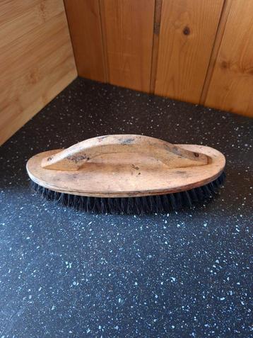Brocante houten schoenenborstel  beschikbaar voor biedingen