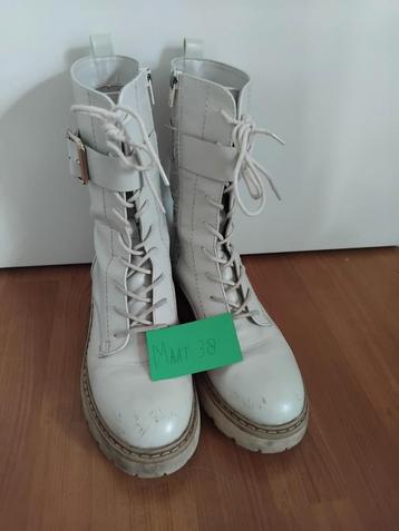 Witte veterlaarzen maat 38 beschikbaar voor biedingen