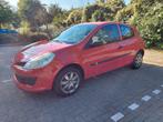 Mooie rode Renault Clio 1.2 16V 3-deurs, Auto's, Renault, Voorwielaandrijving, 535 kg, 74 pk, 4 cilinders