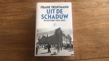 Uit de schaduw - De Duitsers 1942 - 2022 beschikbaar voor biedingen