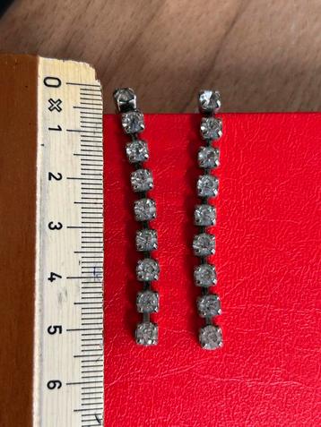 Oorbellen, met strass steentjes beschikbaar voor biedingen