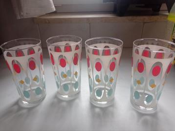 Vintage Drinkglazen uit de Jaren 60 beschikbaar voor biedingen