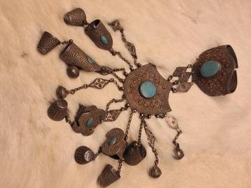 Zilveren chatelaines met zilveren vingerhoeden+ringen 260 gr beschikbaar voor biedingen