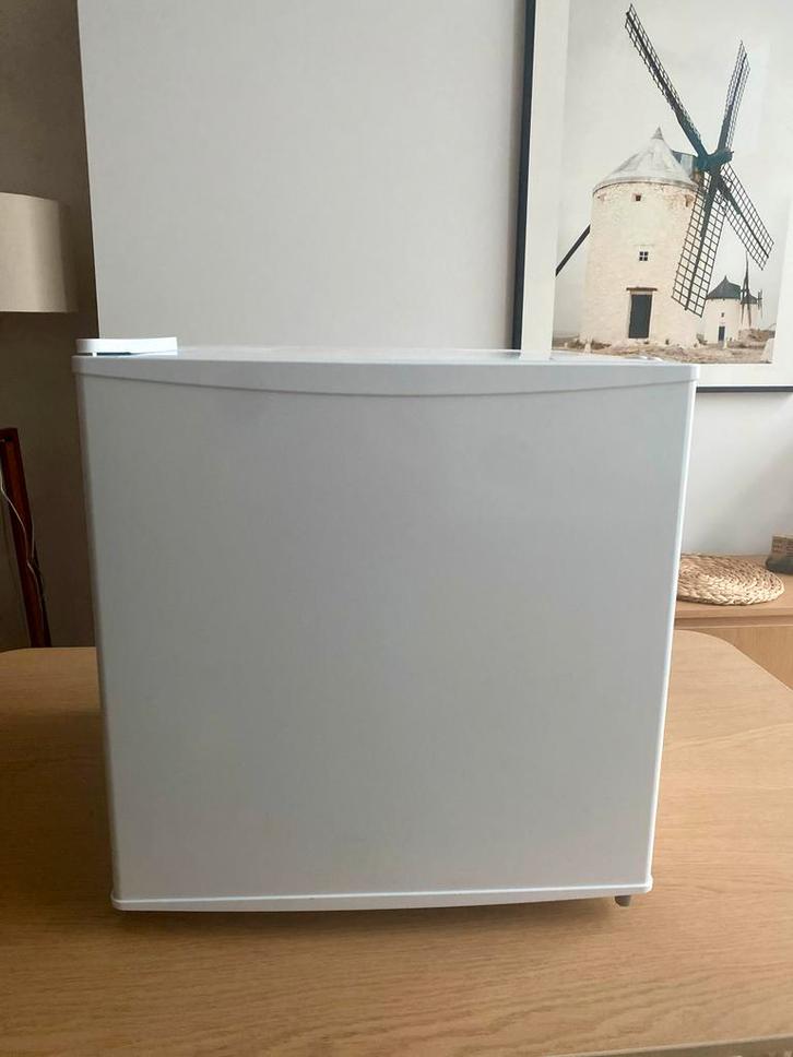 IKEA Tillreda Koelkast - Zo goed als nieuw!, Witgoed en Apparatuur, Koelkasten en IJskasten, Zo goed als nieuw, Zonder vriesvak