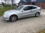 2003 Mercedes-Benz C-klasse Sportcoupé 180 K. Amice Persone, Auto's, Cabriolet, 4 stoelen, Bedrijf, Handgeschakeld
