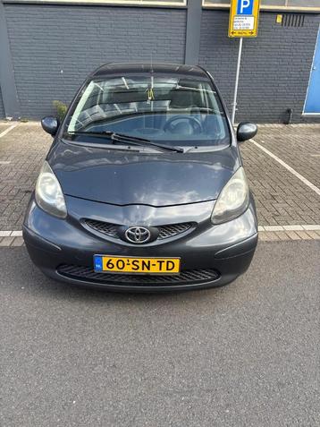 Toyota Yaris 1.3 VVT-i – Grijs (2006) beschikbaar voor biedingen