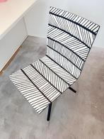 Unieke designstoel met grafisch patroon, Ophalen, Drie, Wit, Zo goed als nieuw