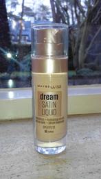 NIEUW: Maybelline Foundation Liquid Satin met hydrat.serum, Gehele gezicht, Beige, Ophalen of Verzenden, Zo goed als nieuw