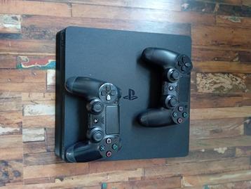 Ps4 met 2 controllers evt 3 spellen