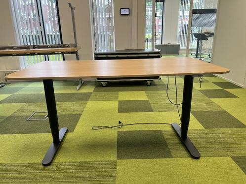 Ikea elektrisch Zit-Sta bureau 160x80xH65-126 cm , 199 euro, Huis en Inrichting, Bureaus, Gebruikt, Stabureau, Elektrisch, Ophalen of Verzenden