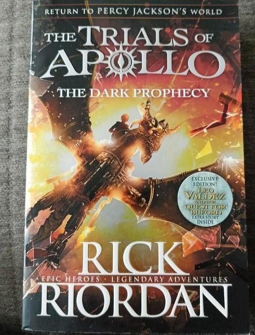 The Dark Prophecy - Trials of Apollo (Rick Riordan), Boeken, Ophalen of Verzenden, Gelezen, Rick Riordan