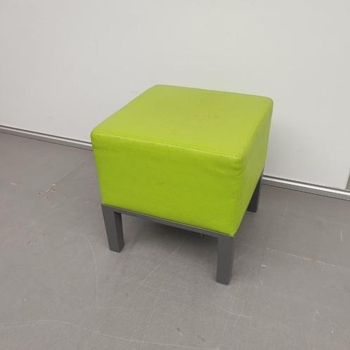 Quinze & Milan poef voetenbank krukje met groene blauwe skai, Huis en Inrichting, Banken | Voetenbanken en Poefen, Nieuw, Minder dan 50 cm