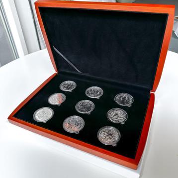 Complete Myths and Legends zilver set met originele box beschikbaar voor biedingen