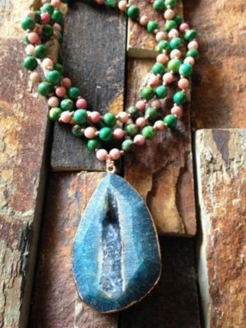 Stijlvolle elegante ketting met Turkoois, Jaspis en Agaat beschikbaar voor biedingen
