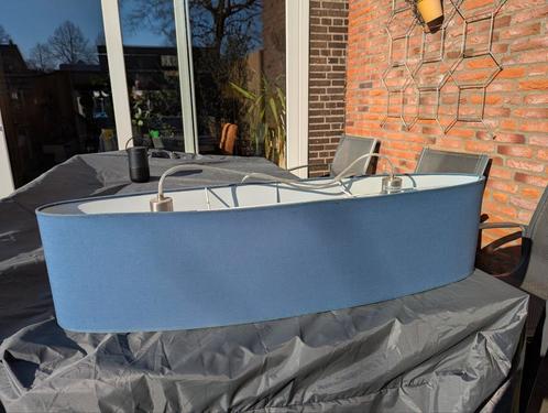 Prachtige blauwe, ovale hanglamp 100x24x24 cm, Huis en Inrichting, Lampen | Hanglampen, Zo goed als nieuw, Minder dan 50 cm, Stof