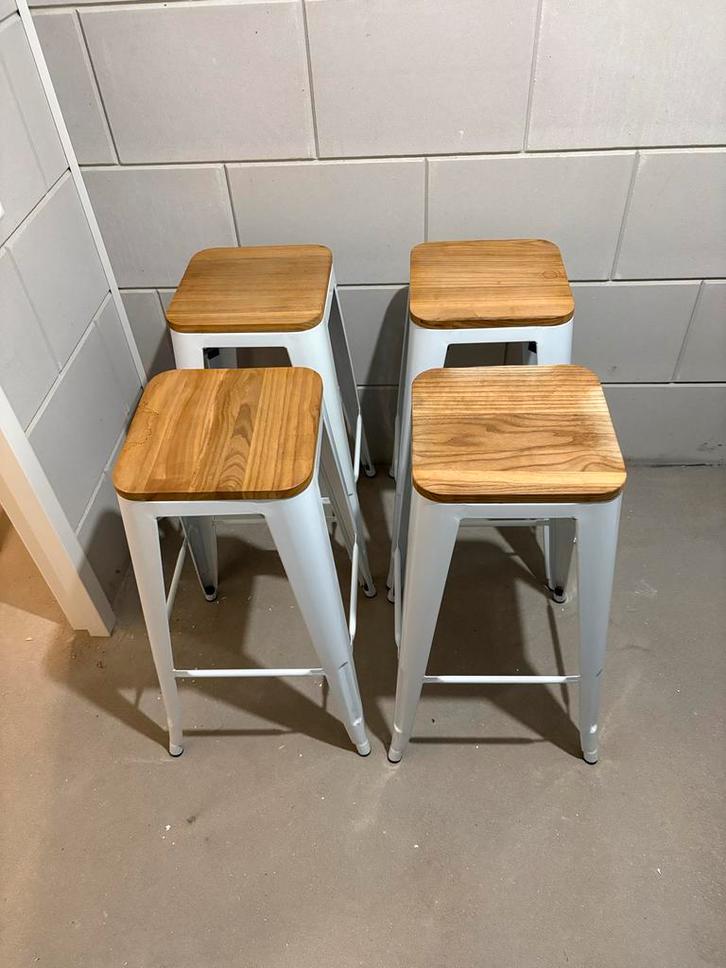 Stapelbare Tolix barkrukken (zie beschrijving), Huis en Inrichting, Barkrukken, Zo goed als nieuw, 60 tot 90 cm, Hout, 3 krukken