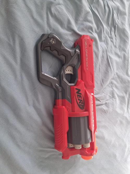Nerf gun rood met mega pijlen, Kinderen en Baby's, Speelgoed | Buiten | Actiespeelgoed, Zo goed als nieuw, Ophalen