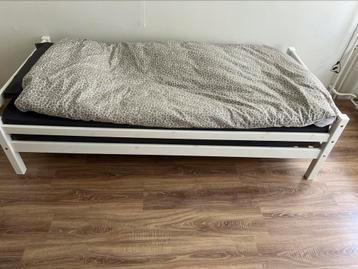 Een persoon bed 90x200 