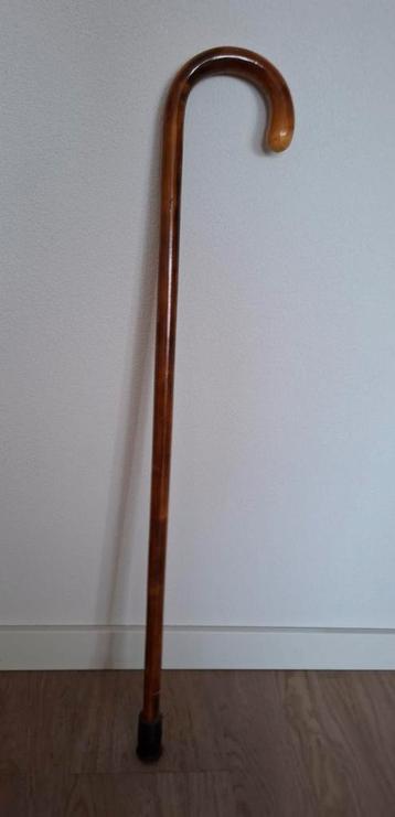 Houten wandelstok  beschikbaar voor biedingen