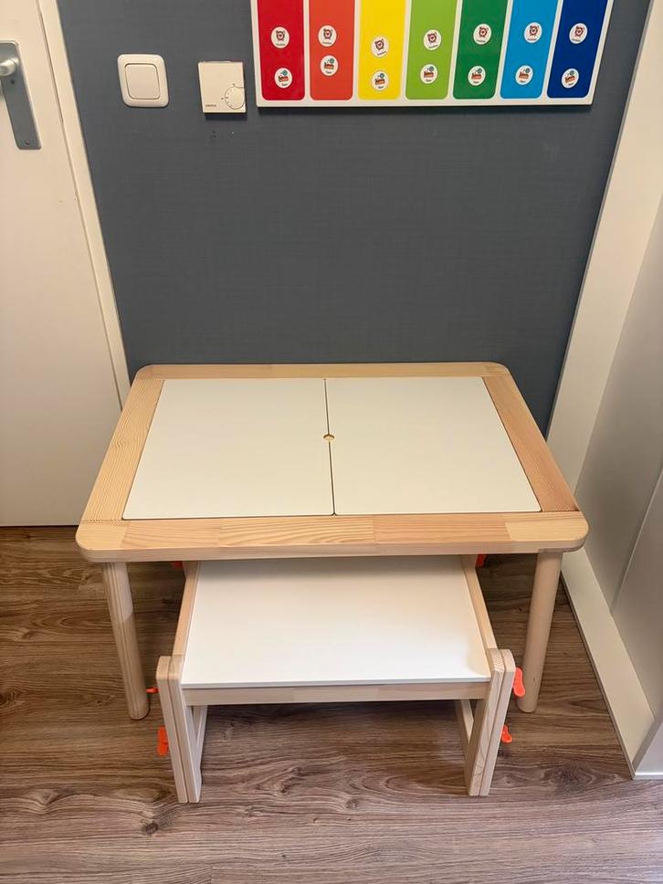 FLISAT kindertafel + bank van IKEA, Kinderen en Baby's, Kinderkamer | Tafels en Stoelen, Zo goed als nieuw, Tafel(s), Ophalen