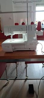 Babylock coverlock Euphoria Model BLC 4, Hobby en Vrije tijd, Naaimachines en Toebehoren, Ophalen, Zo goed als nieuw, Lockmachine