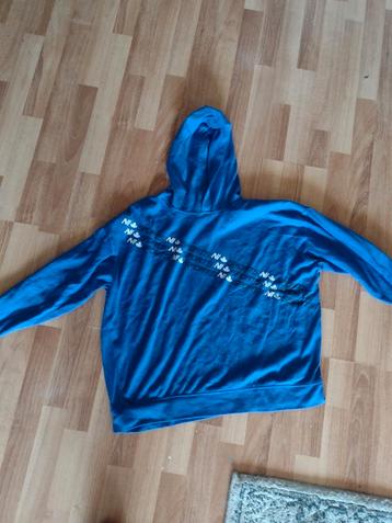 Sport trui beschikbaar voor biedingen