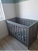 Complete babykamer - bed, commode, kast & kapstok, Ophalen, Zo goed als nieuw, Jongetje of Meisje