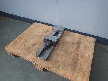 Zware T.E.K. Machineklem 200 x 355mm , Machine vise TEK beschikbaar voor biedingen