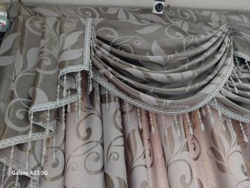 Nieuwe gordijnen grijs, 370 B x 205 H beschikbaar voor biedingen