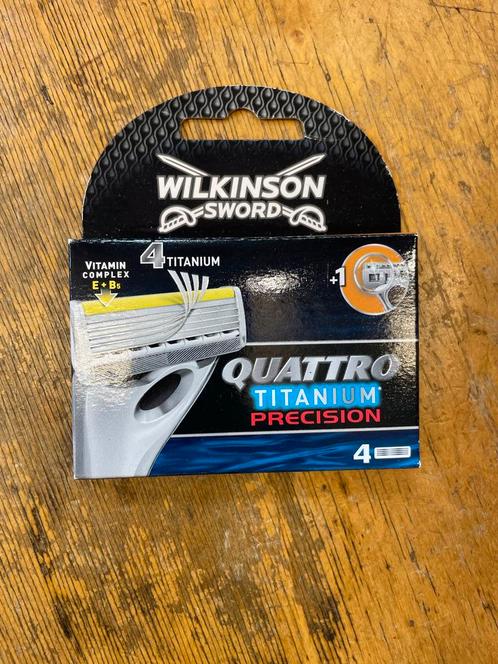 Wilkinson Quattro Titanium 4 Scheermesjes, Sieraden, Tassen en Uiterlijk, Uiterlijk | Gezichtsverzorging, Nieuw, Verzorging, Gehele gezicht