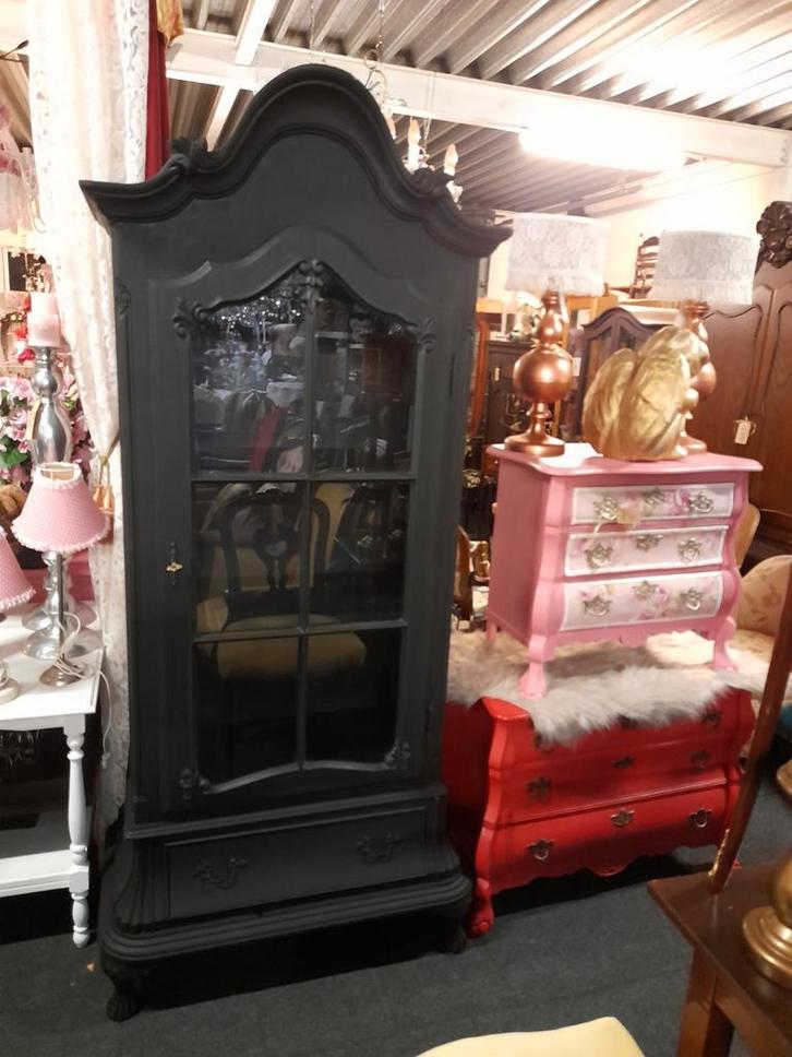 Mooie zwarte vitrine kast, Huis en Inrichting, Kasten | Vitrinekasten, Zo goed als nieuw, Minder dan 100 cm, 50 tot 100 cm, 25 tot 50 cm