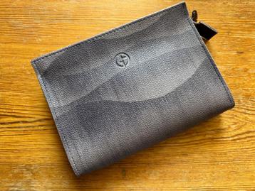 Etihad toilettas Giorgio Armani met accessoires beschikbaar voor biedingen