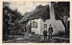 Op de Veluwe Boerderij en bewoners Klederdracht, Verzamelen, Ansichtkaarten | Nederland, Ophalen of Verzenden, 1920 tot 1940, Ongelopen