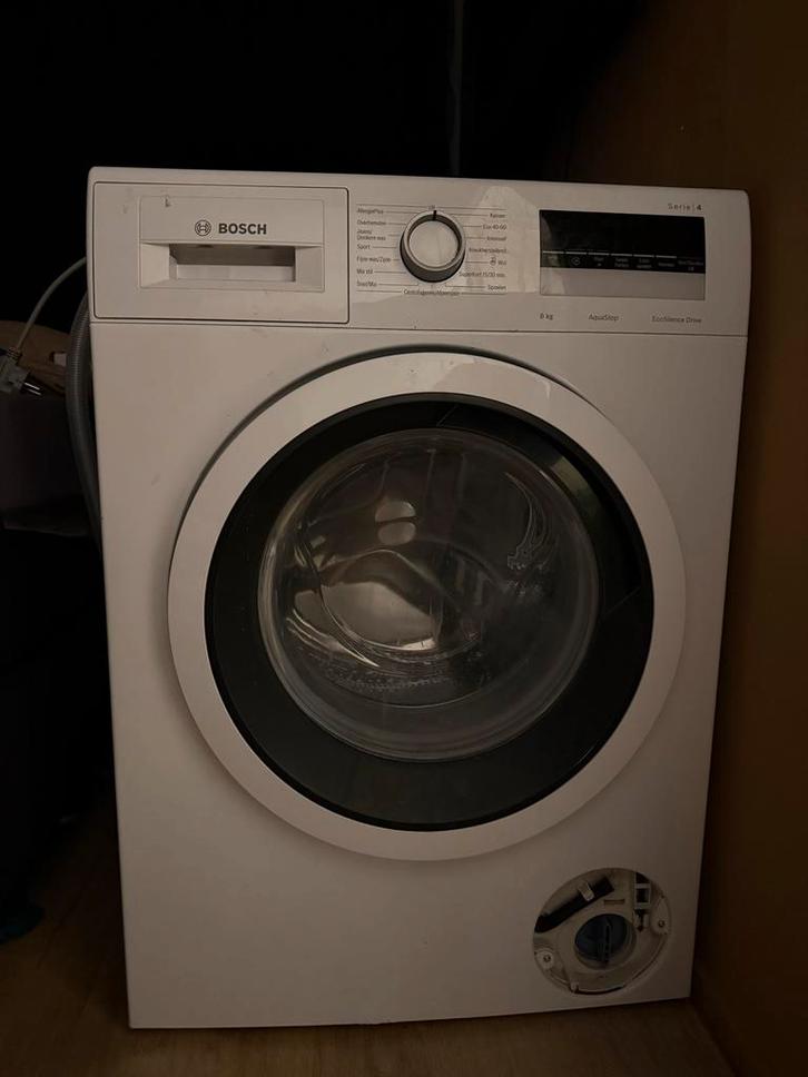 Opknap Bosch Serie 4 Wasmachine - 8kg, Witgoed en Apparatuur, Wasmachines, Gebruikt, Voorlader, 6 tot 8 kg, 85 tot 90 cm, 1200 tot 1600 toeren
