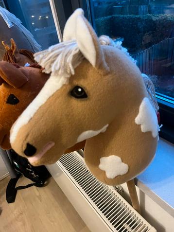 Mooie hobbyhorse ( palomino/ wit gevlekt )  beschikbaar voor biedingen