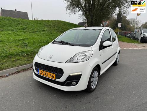 Peugeot 107 1.0 Active Airco 2014 Led dagrijverlichting, Auto's, Peugeot, Particulier, Te koop, ABS, Airbags, Airconditioning