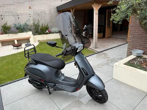 Vespa Sprint S Grigio Titanio | 2020, Fietsen en Brommers, Scooters | Vespa, Zo goed als nieuw, Vespa S, Maximaal 25 km/u, Benzine