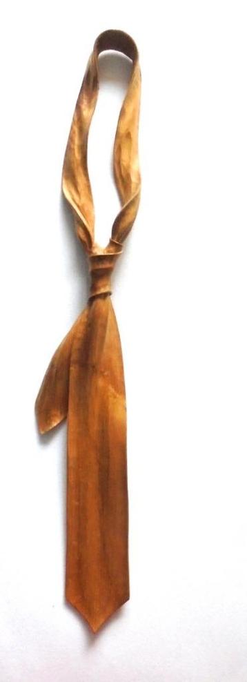 Loris Marazzi Italie".Houten stropdas. beschikbaar voor biedingen