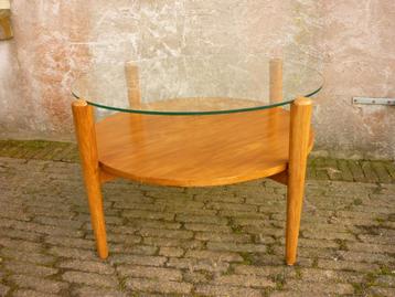 Jaren 50 kleine salontafel. beschikbaar voor biedingen