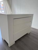 Witte commode en bijbehorende wandplank, Ophalen, 50 tot 70 cm, 105 cm of meer, Commode