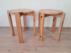 Set van twee fraaie vintage krukjes, Huis en Inrichting, Krukjes, Ophalen of Verzenden, Gebruikt, Hout