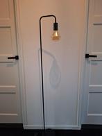 Moderne zwarte staande lamp, Huis en Inrichting, Lampen | Vloerlampen, Ophalen, Zo goed als nieuw, Metaal, Modern