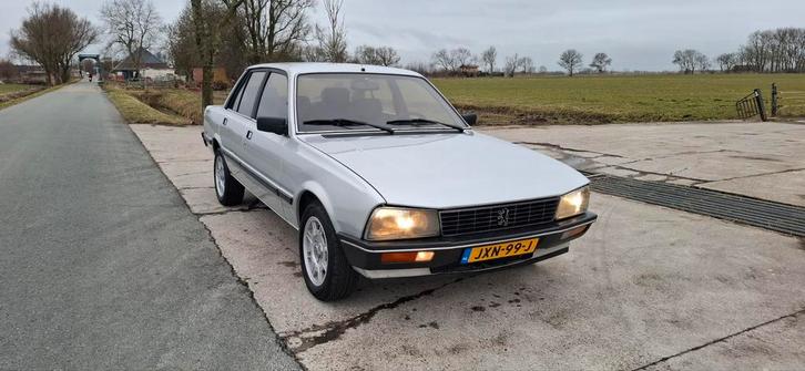 Peugeot 1985 Grijs, Auto's, Oldtimers, Particulier, Airconditioning, Centrale vergrendeling, Elektrische ramen, Lichtmetalen velgen