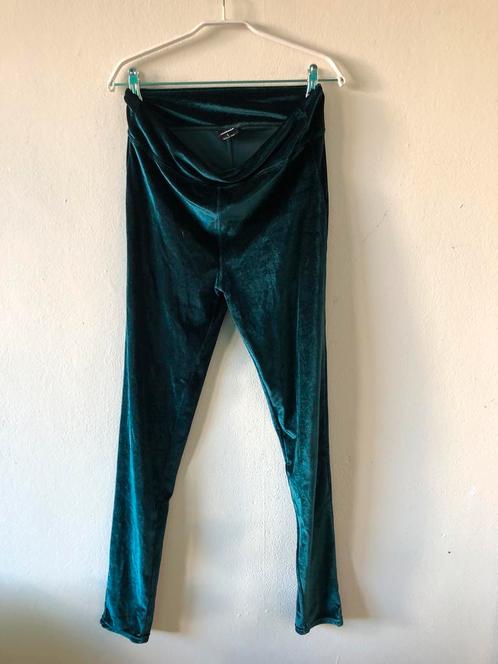 🎄✨ Urban Classics L - Groen: Dé Eyecatcher voor de Kerst! ✨, Kleding | Dames, Leggings, Maillots en Panty's, Zo goed als nieuw
