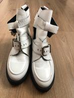 Sacha witte enkellaarsjes leer gespen 38, Kleding | Dames, Schoenen, Wit, Sasha, Lage of Enkellaarzen, Ophalen of Verzenden
