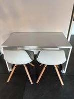 Ikea Smastad bureau + 2 Nous Kids stoelen, Ophalen, Gebruikt, Tafel