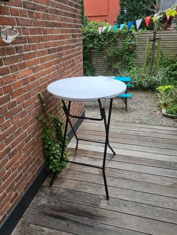 TE HUUR: Statafel voor feesten en partijen.  beschikbaar voor biedingen