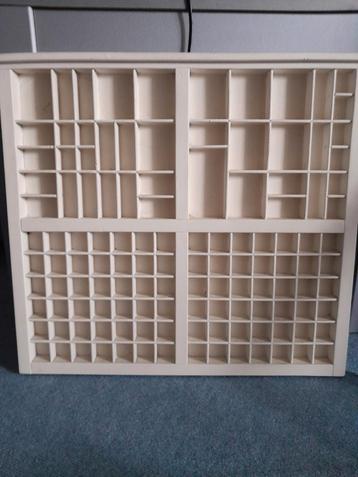 Letterbak beschikbaar voor biedingen