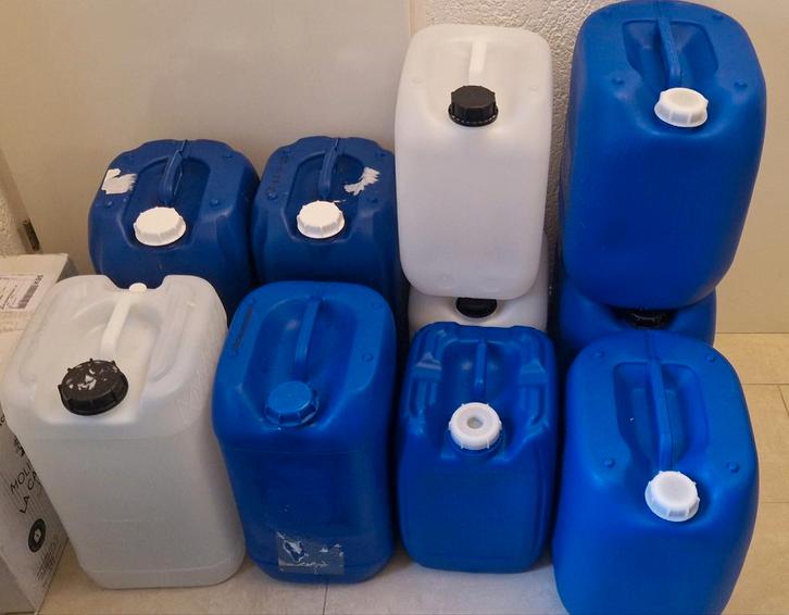 Gebruikt Jerrycan/  jerrycans 5,10,20,25,30 Liter Food grade, Tuin en Terras, Regentonnen, Zo goed als nieuw, Kunststof, Ophalen